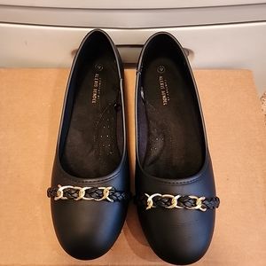 Alexis Bendel Sz 9 black flats